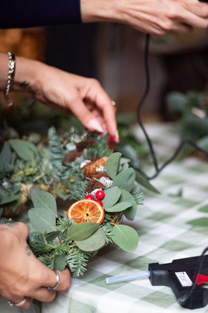 Taller de Corona de Navidad en Barcelona
