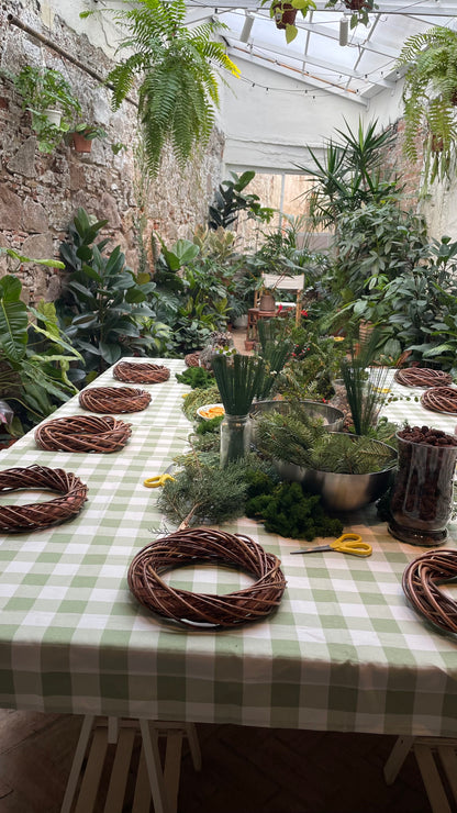 Taller de Corona de Navidad en Barcelona
