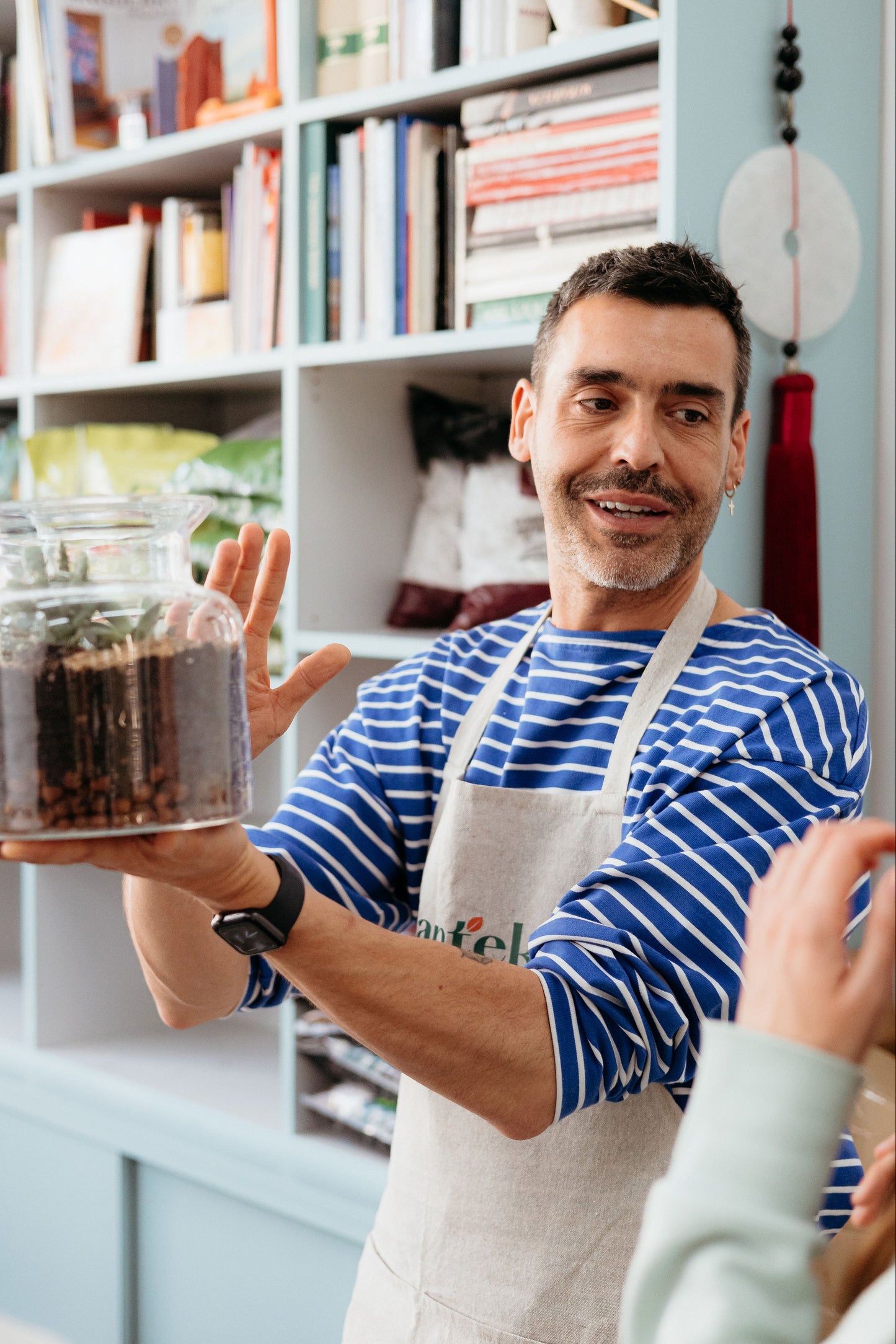 Taller de Terrario Desértico con Cactus y Suculentas en Madrid