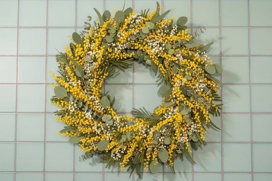 Taller de Corona Floral de Primavera con Mimosas y Eucalipto