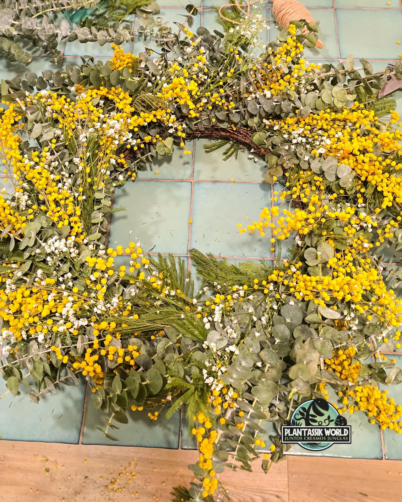 Taller de Corona Floral de Primavera con Mimosas y Eucalipto